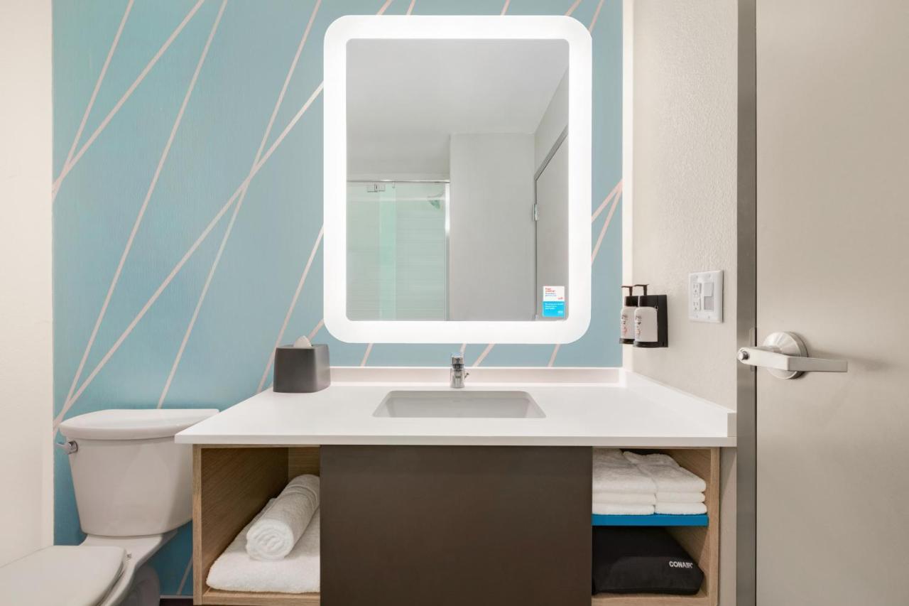 Avid Hotels Milwaukee West - Waukesha By Ihg Pewaukee Exteriér fotografie