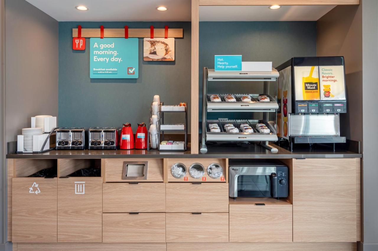 Avid Hotels Milwaukee West - Waukesha By Ihg Pewaukee Exteriér fotografie
