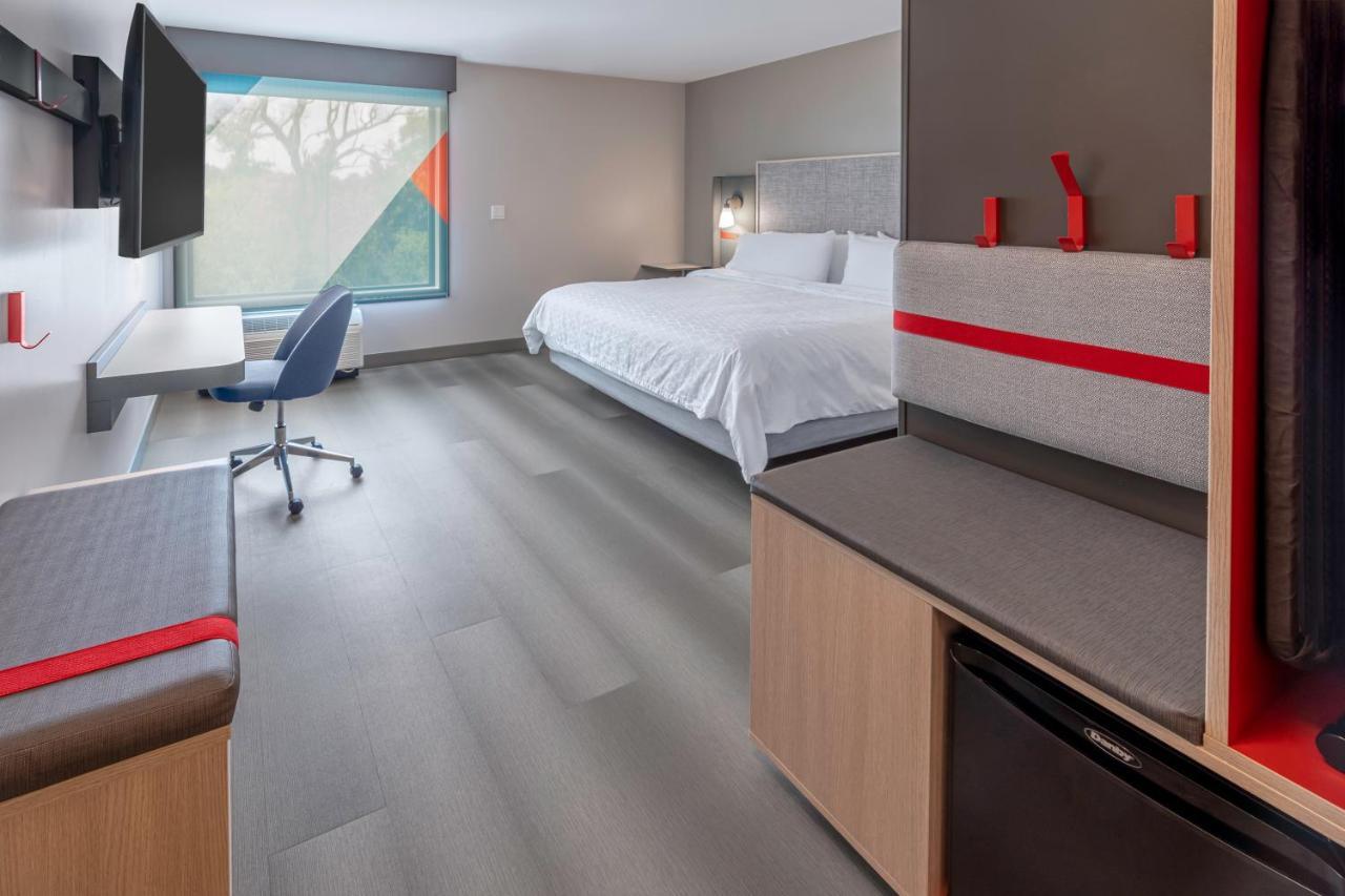 Avid Hotels Milwaukee West - Waukesha By Ihg Pewaukee Exteriér fotografie