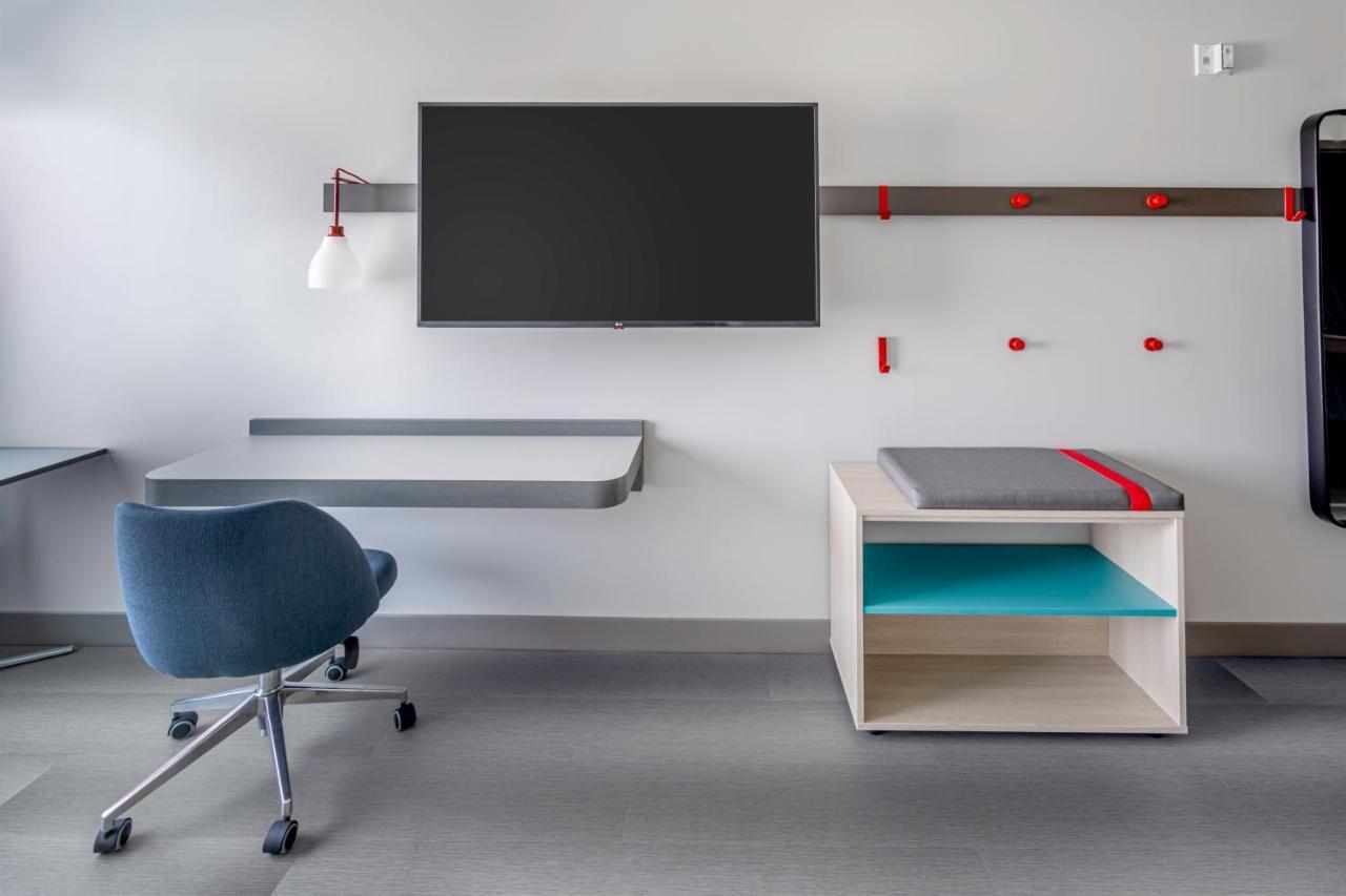 Avid Hotels Milwaukee West - Waukesha By Ihg Pewaukee Exteriér fotografie