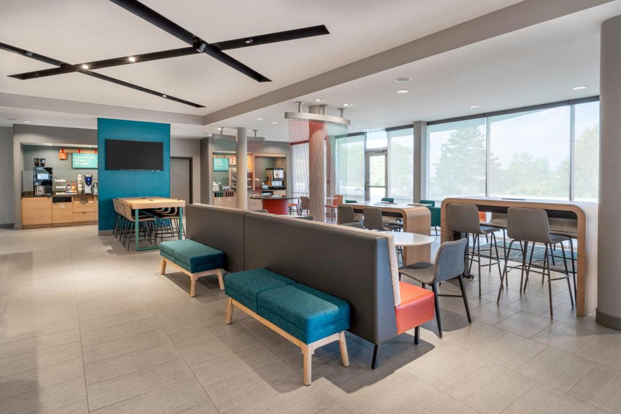 Avid Hotels Milwaukee West - Waukesha By Ihg Pewaukee Exteriér fotografie