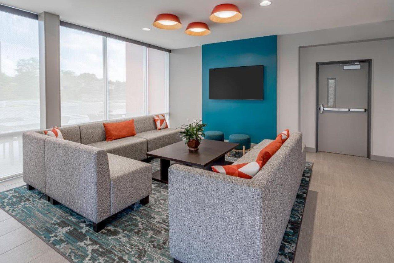 Avid Hotels Milwaukee West - Waukesha By Ihg Pewaukee Exteriér fotografie